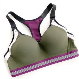 Victoria Sport Incredible Underwire Sports Bra.